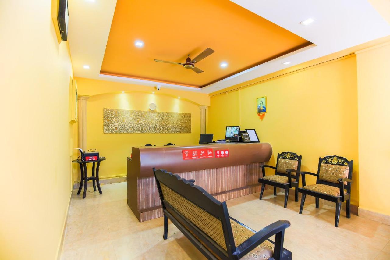 Oyo 18794 Hotel Colva Plaza Esterno foto
