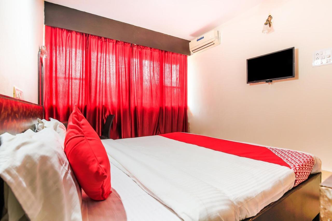 Oyo 18794 Hotel Colva Plaza Esterno foto