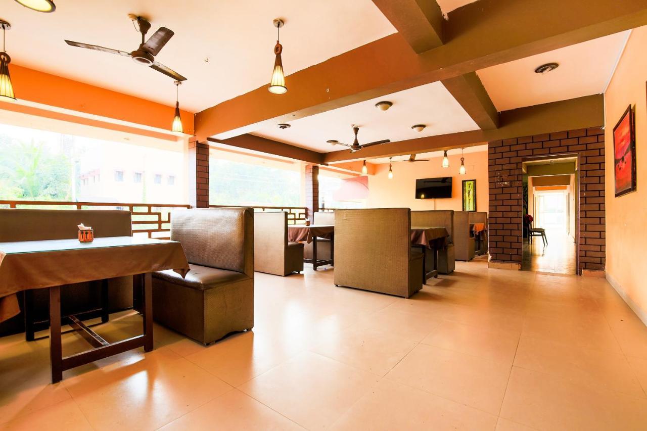 Oyo 18794 Hotel Colva Plaza Esterno foto