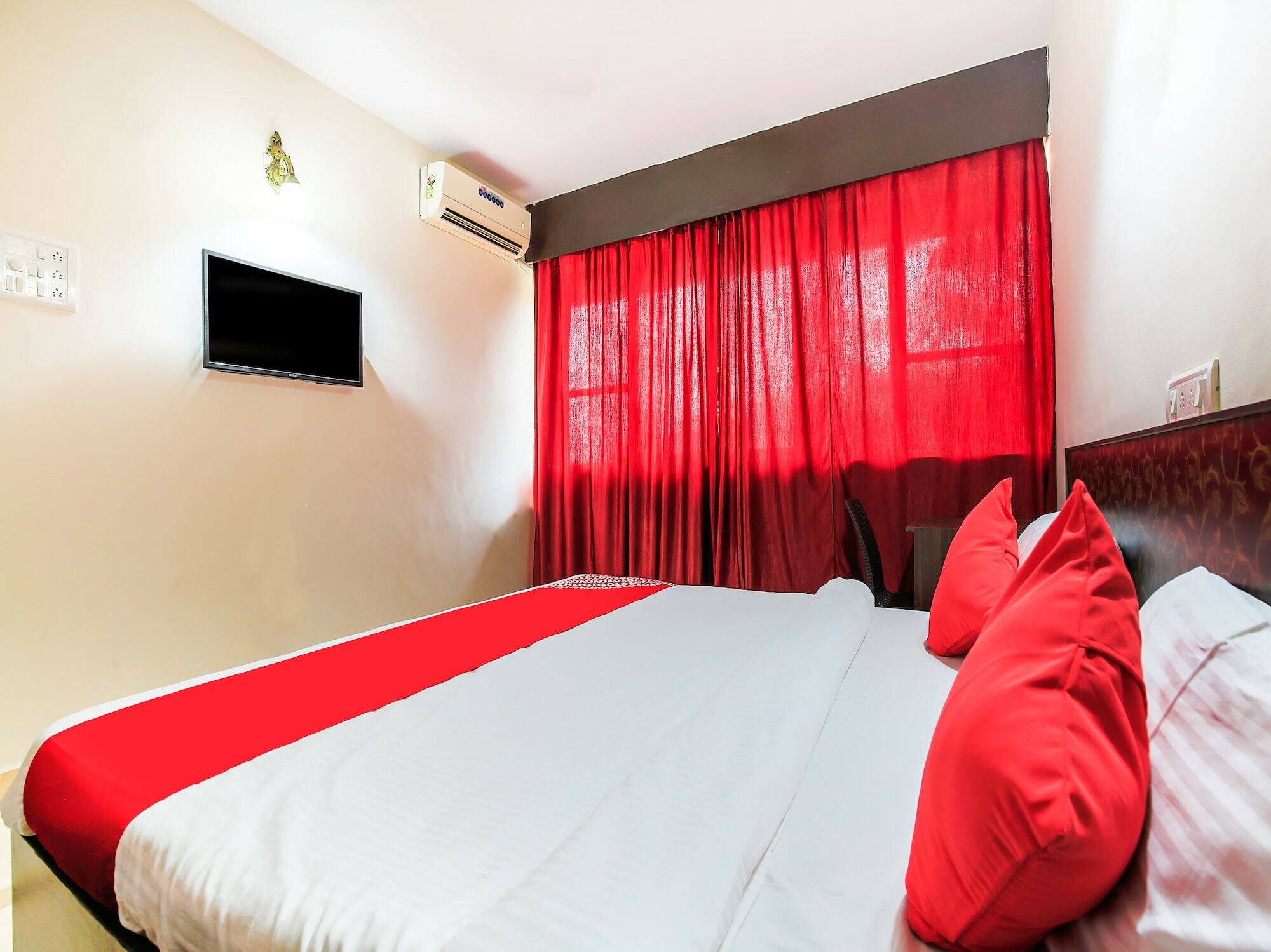 Oyo 18794 Hotel Colva Plaza Esterno foto