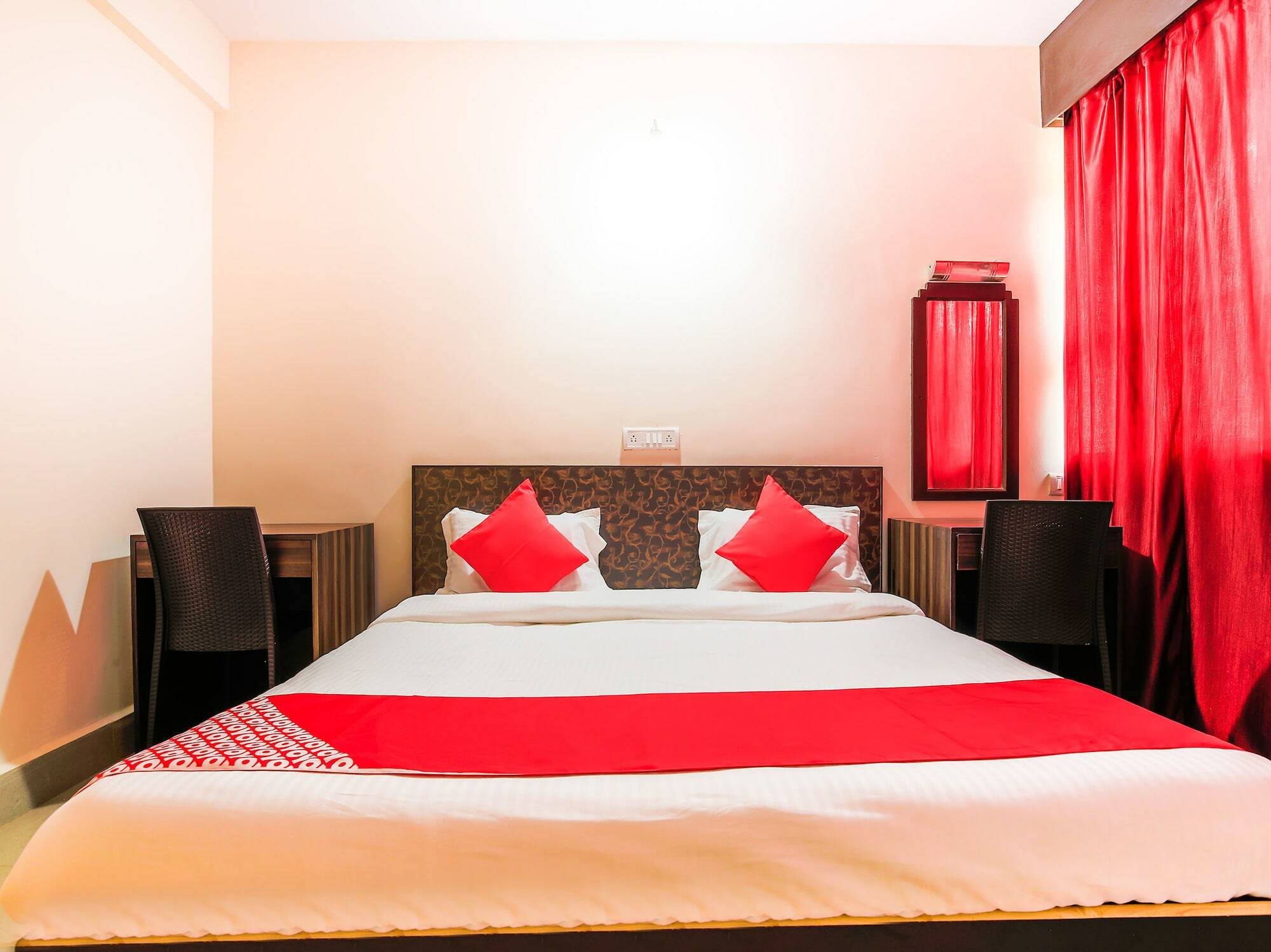 Oyo 18794 Hotel Colva Plaza Esterno foto