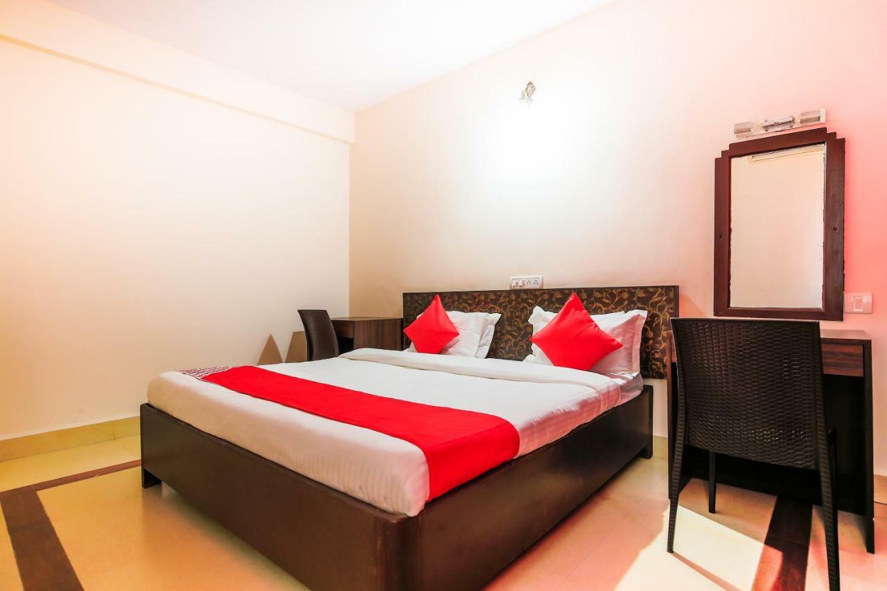 Oyo 18794 Hotel Colva Plaza Esterno foto